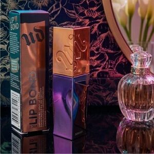 Urban Decay Lip Bond Liquid Lipstick -NIB  smudge proof and vegan /Pleased